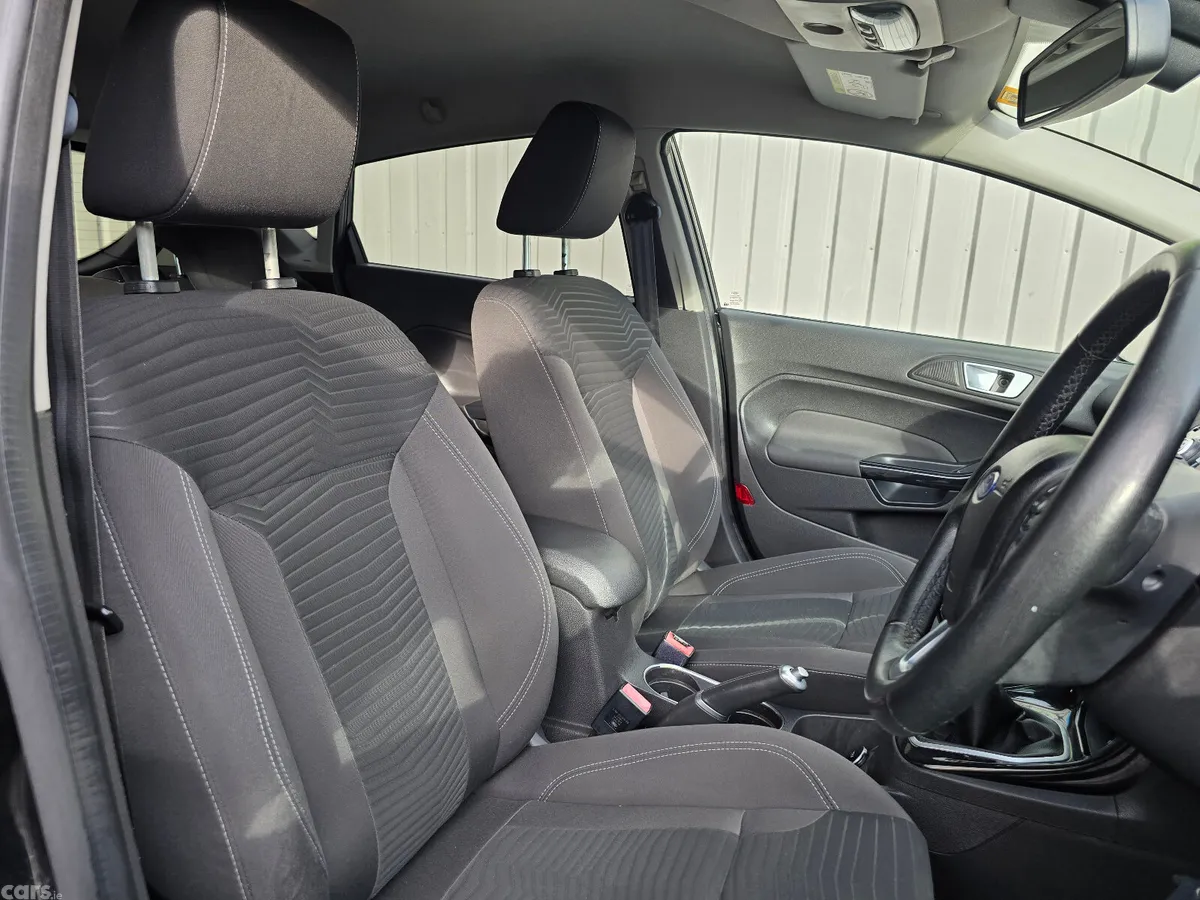 Ford Fiesta Hatchback, Petrol, 2014, Black