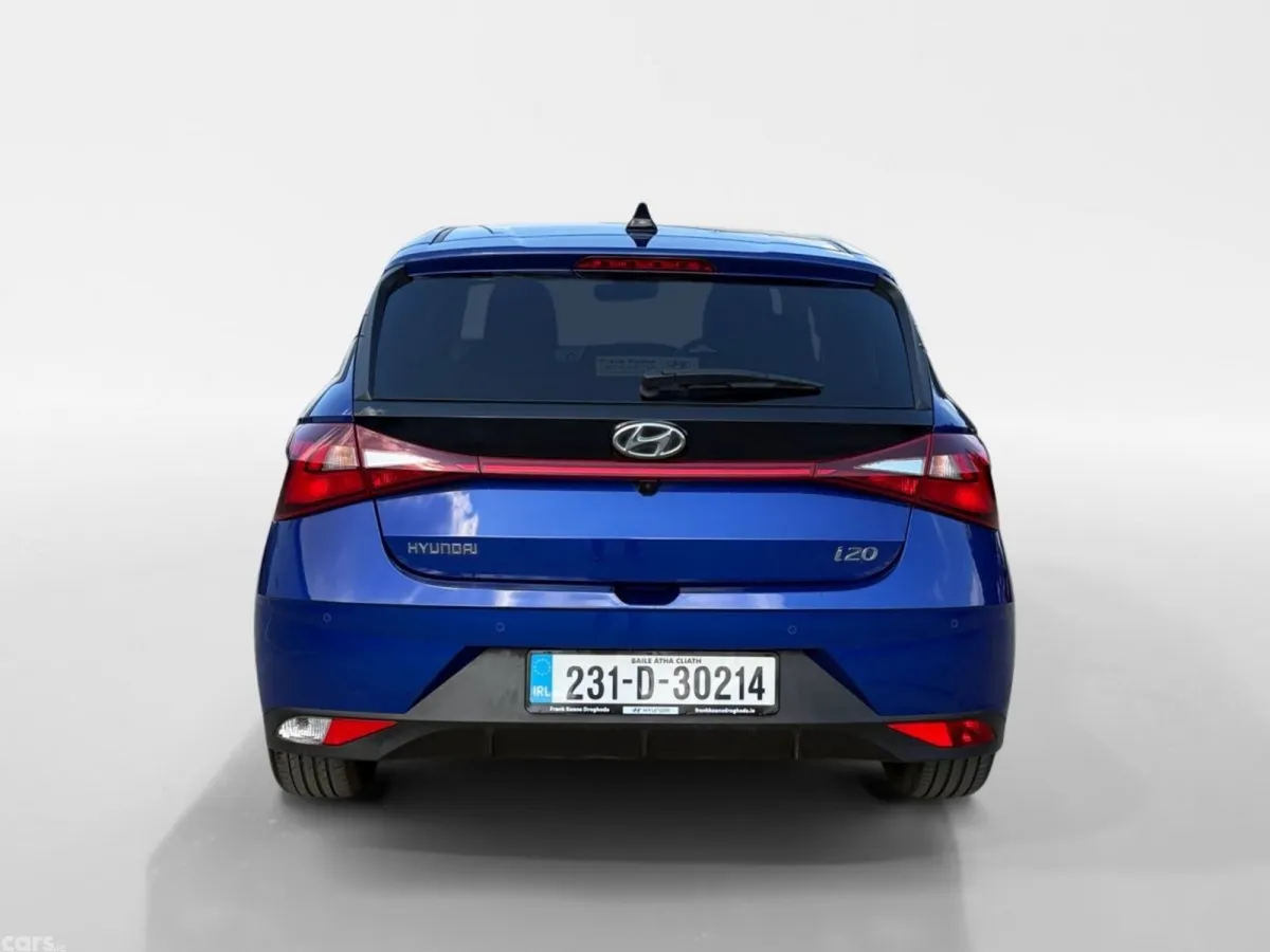 Hyundai i20 Hatchback, Petrol, 2023, Blue