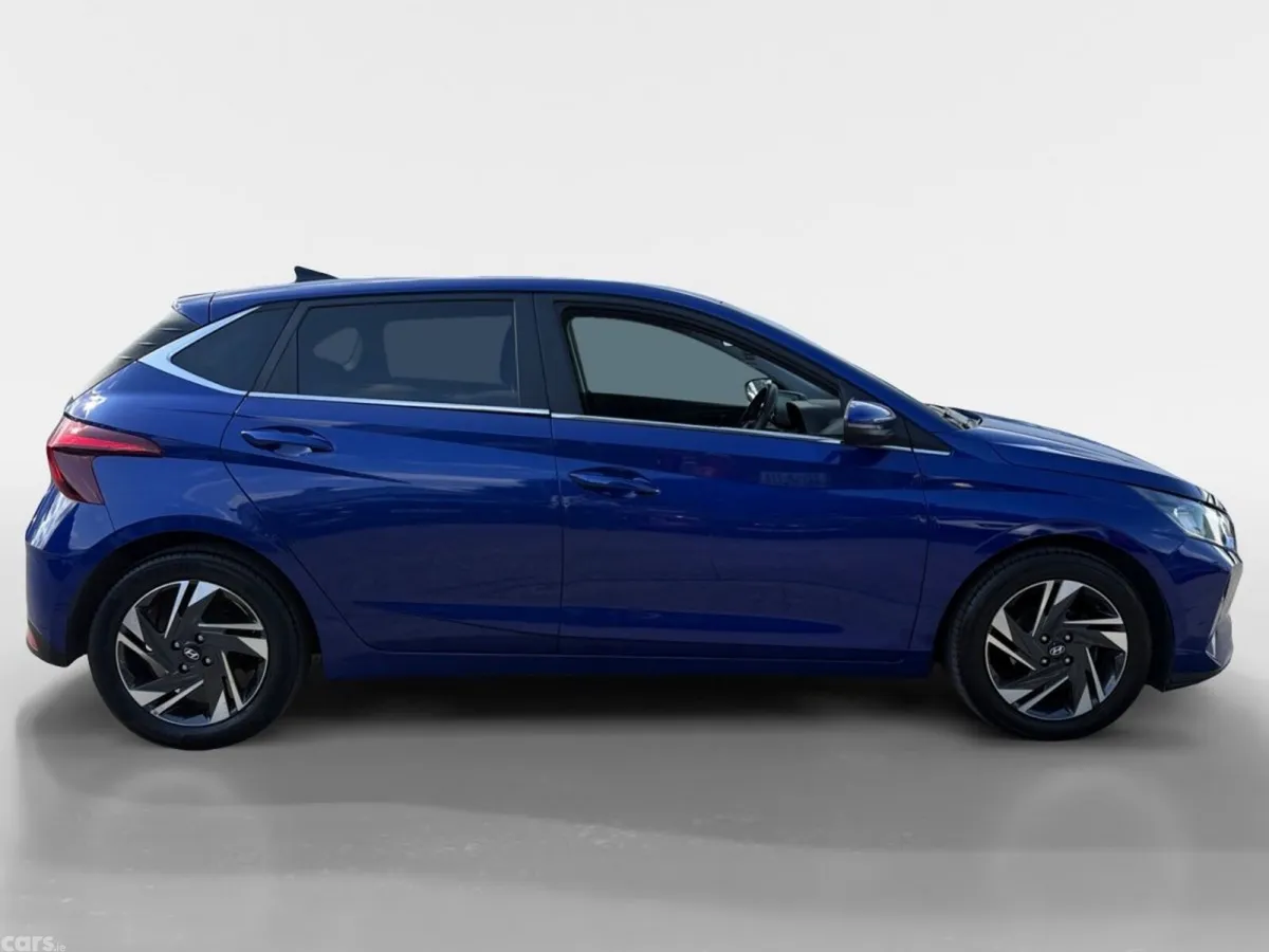 Hyundai i20 Hatchback, Petrol, 2023, Blue