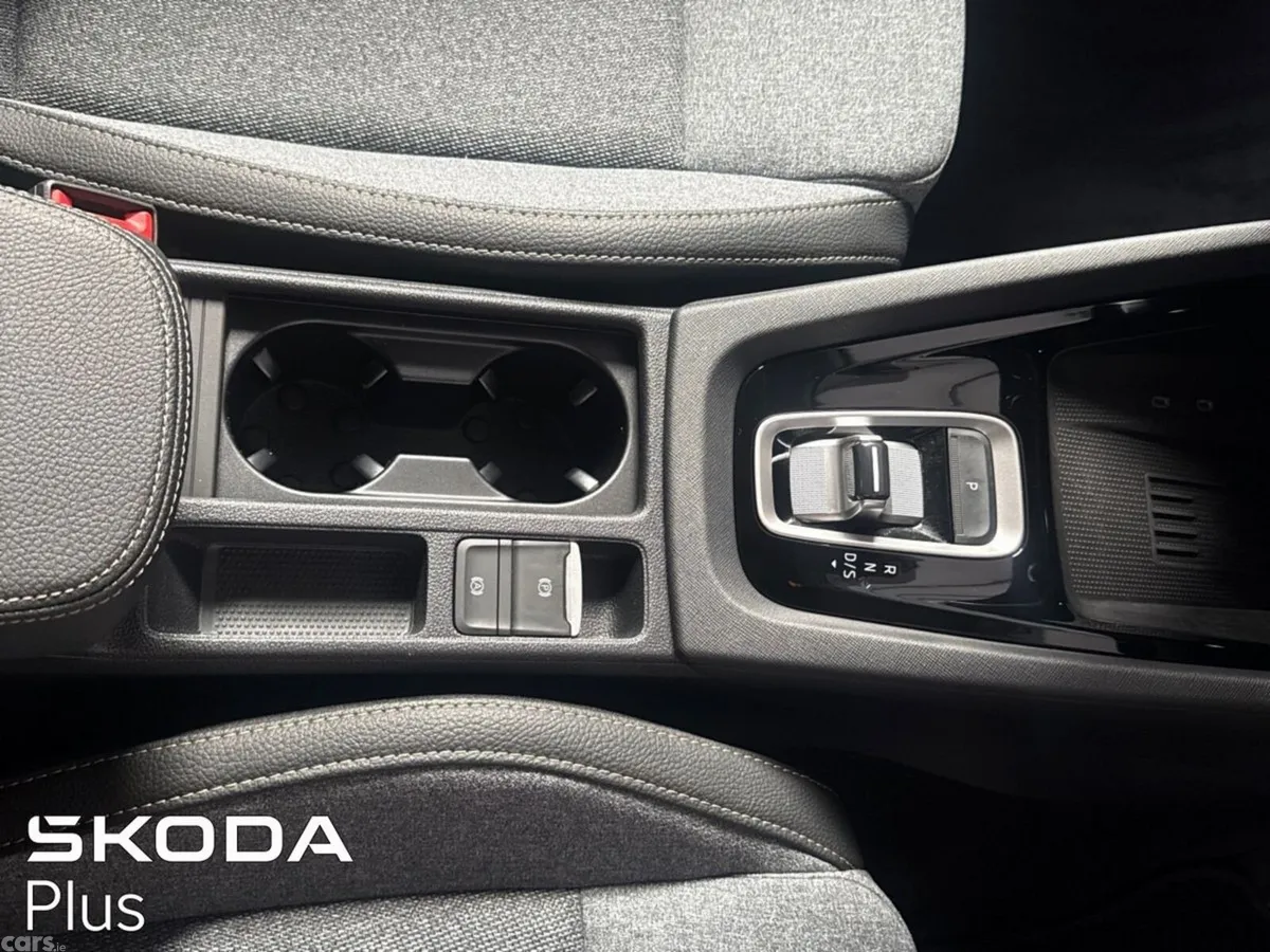 Skoda Octavia Saloon, Petrol Hybrid, 2025, Grey