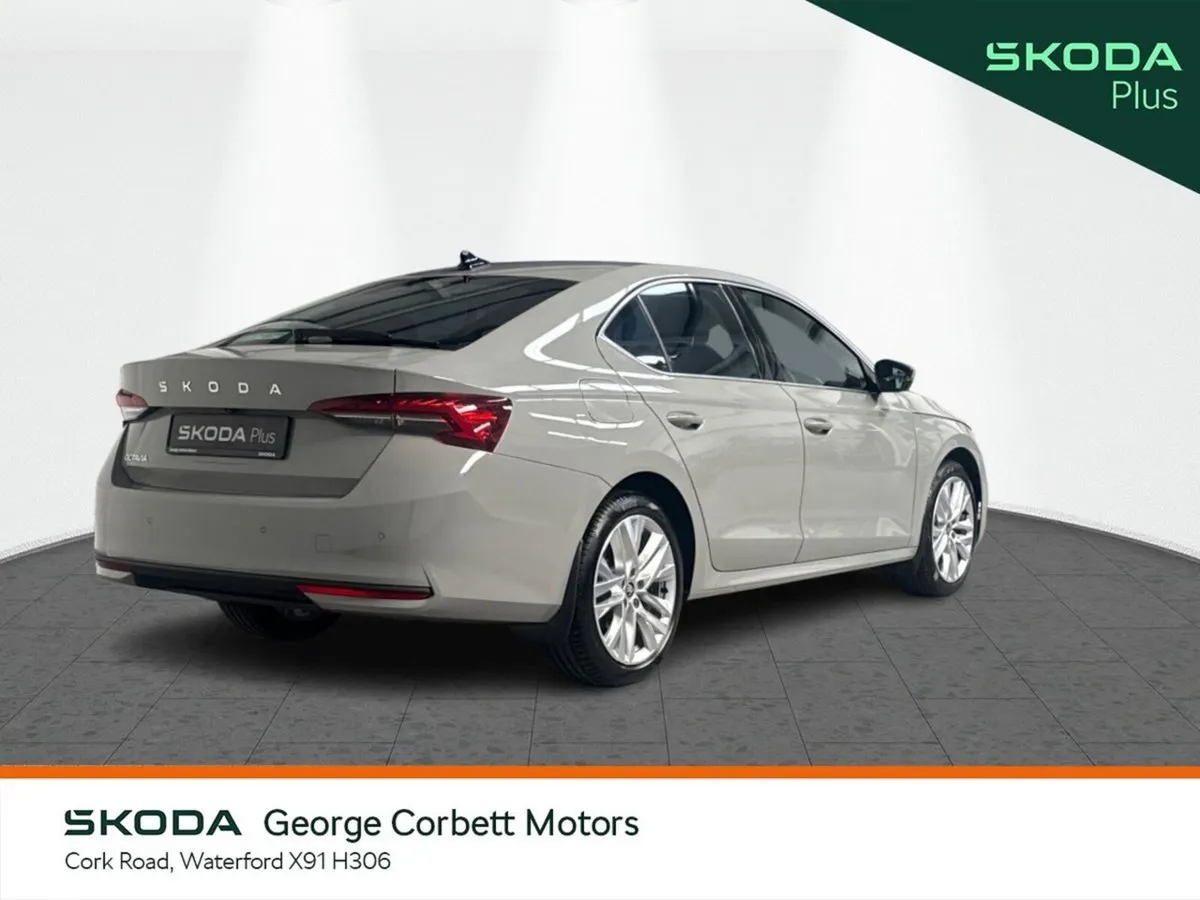 Skoda Octavia Saloon, Petrol Hybrid, 2025, Grey