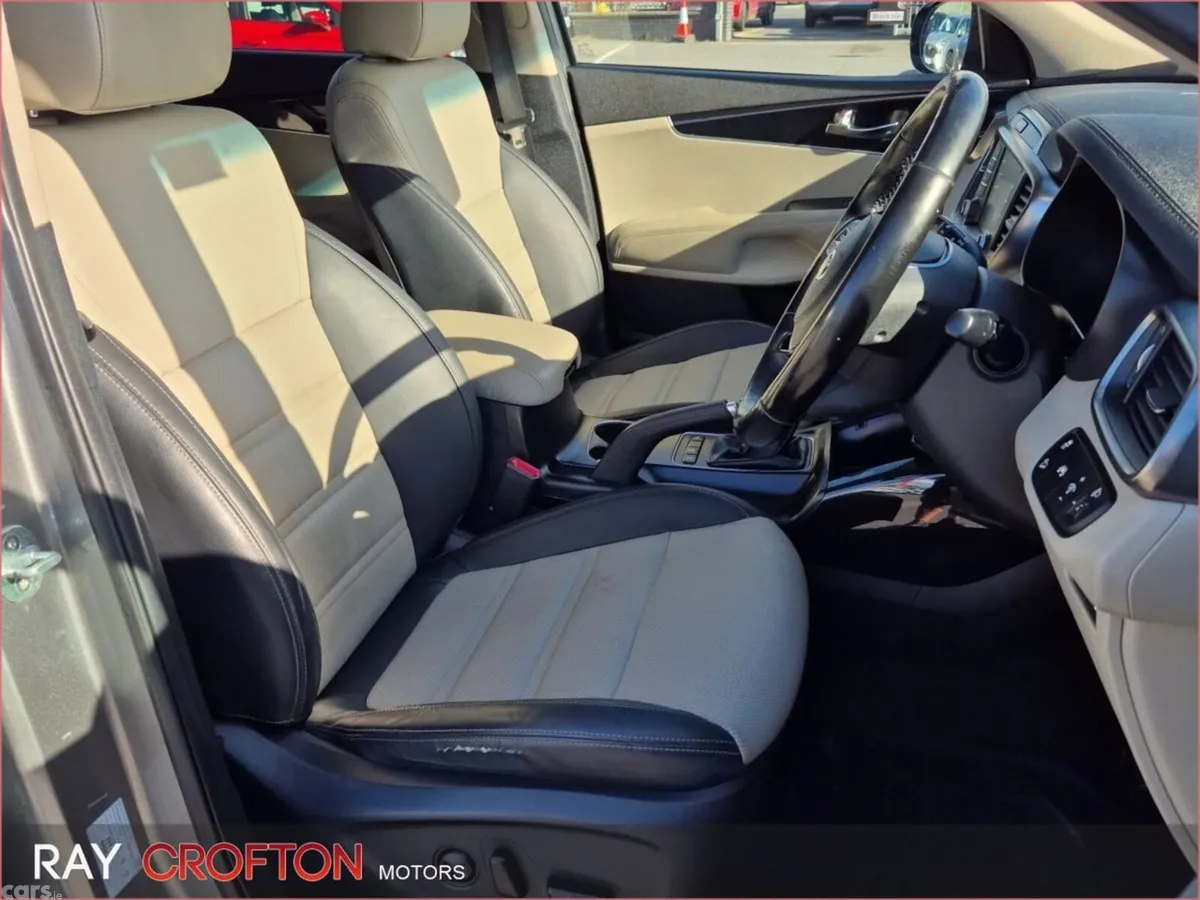 Kia Sorento SUV, Diesel, 2019, Grey