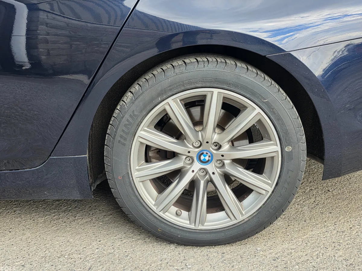 BMW 5-Series Saloon, Petrol Plug-in Hybrid, 2017, Blue