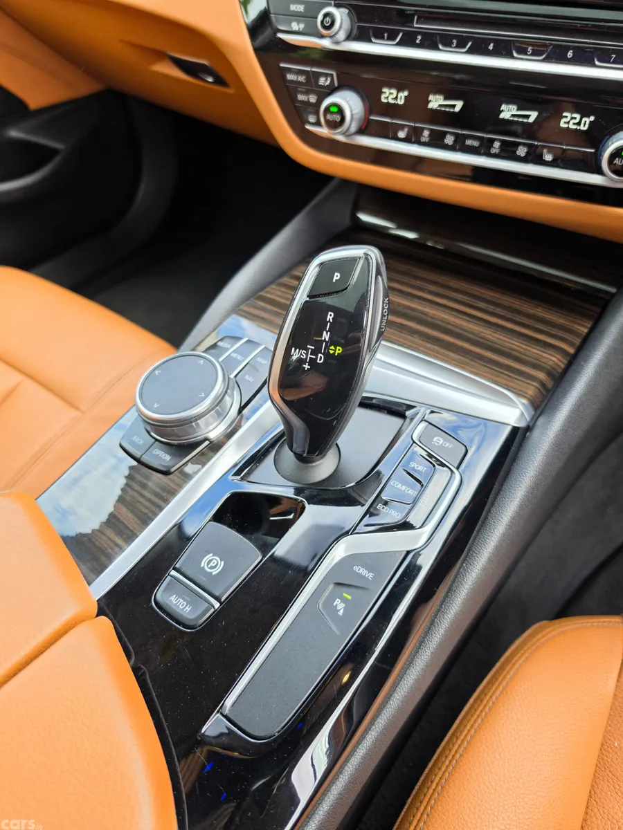 BMW 5-Series Saloon, Petrol Plug-in Hybrid, 2017, Blue