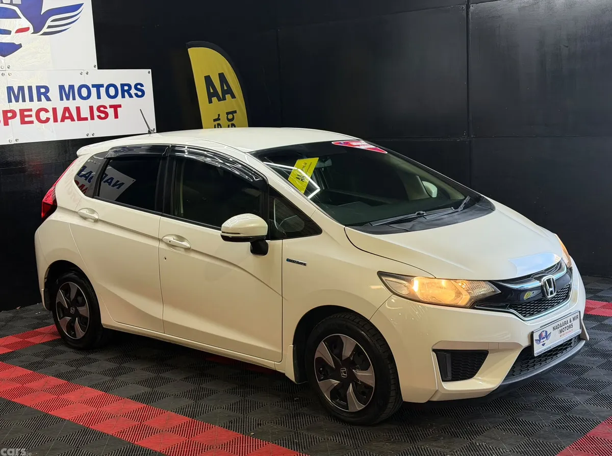 Honda Fit Hatchback, Petrol Hybrid, 2016, Silver