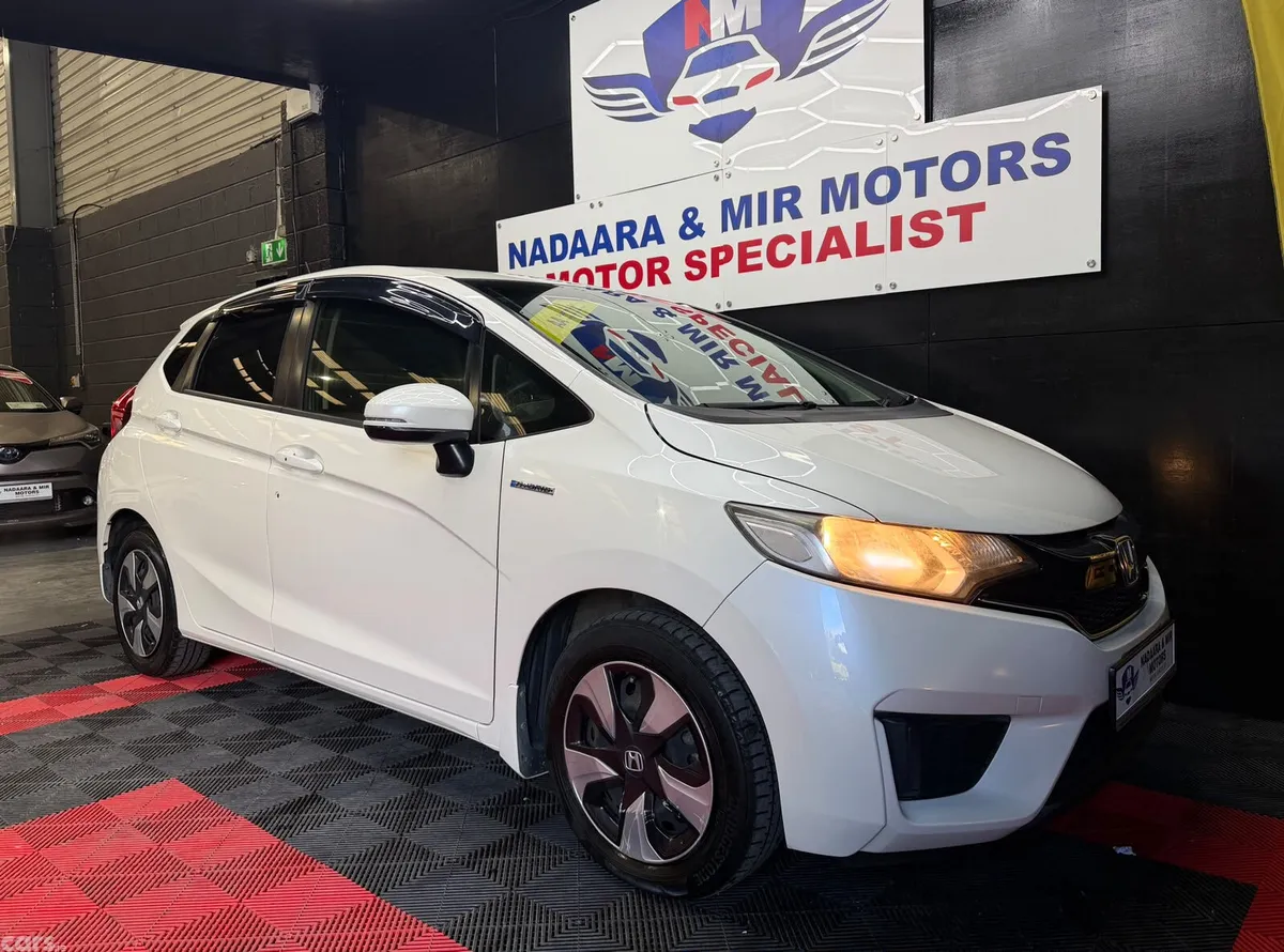 Honda Fit Hatchback, Petrol Hybrid, 2016, Silver