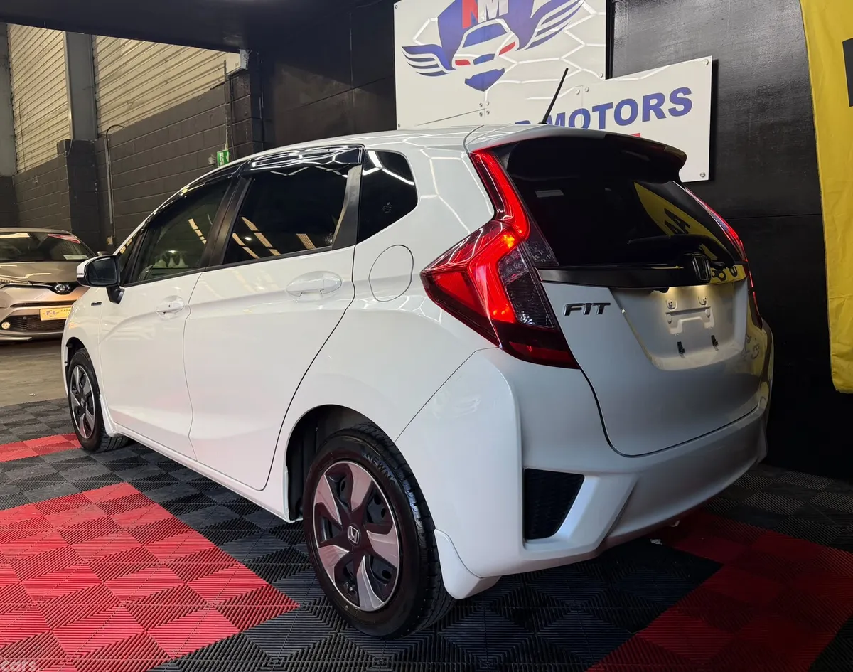 Honda Fit Hatchback, Petrol Hybrid, 2016, Silver
