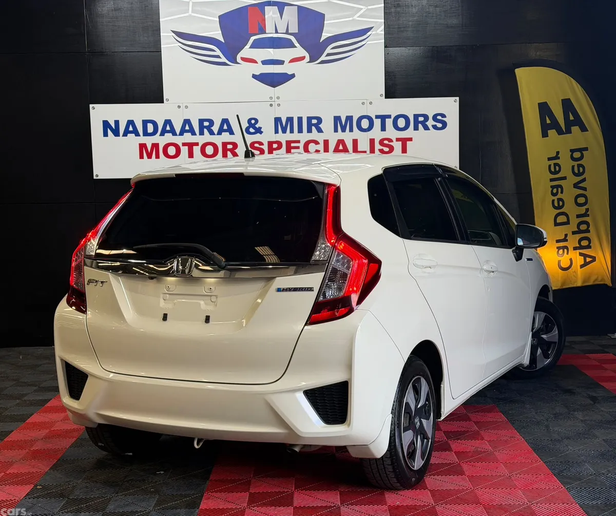 Honda Fit Hatchback, Petrol Hybrid, 2016, Silver