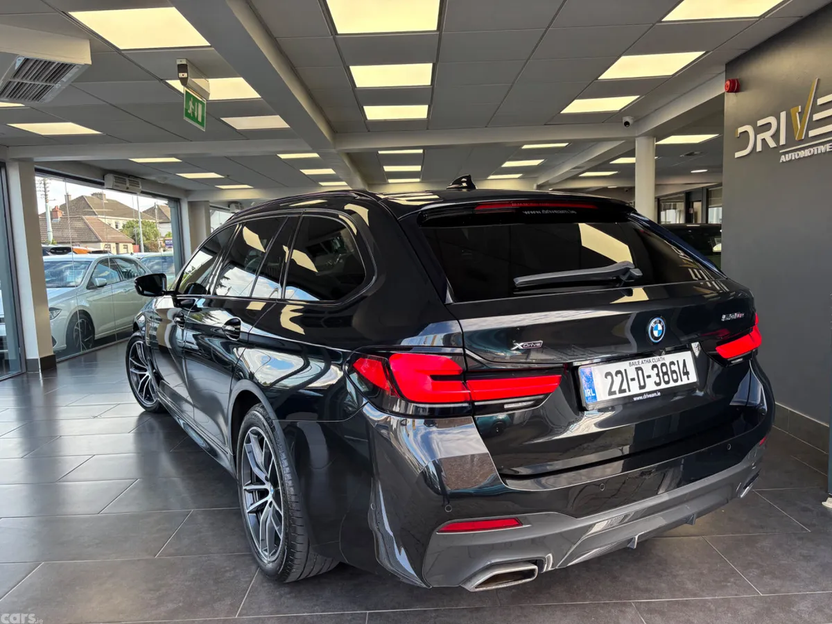 BMW 5-Series Estate, Petrol Hybrid, 2022, Black