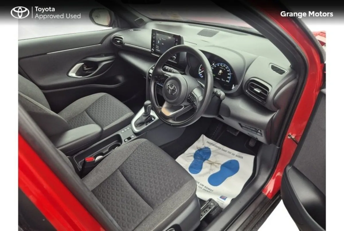 Toyota Yaris Cross Hatchback, Petrol Hybrid, 2024, Red