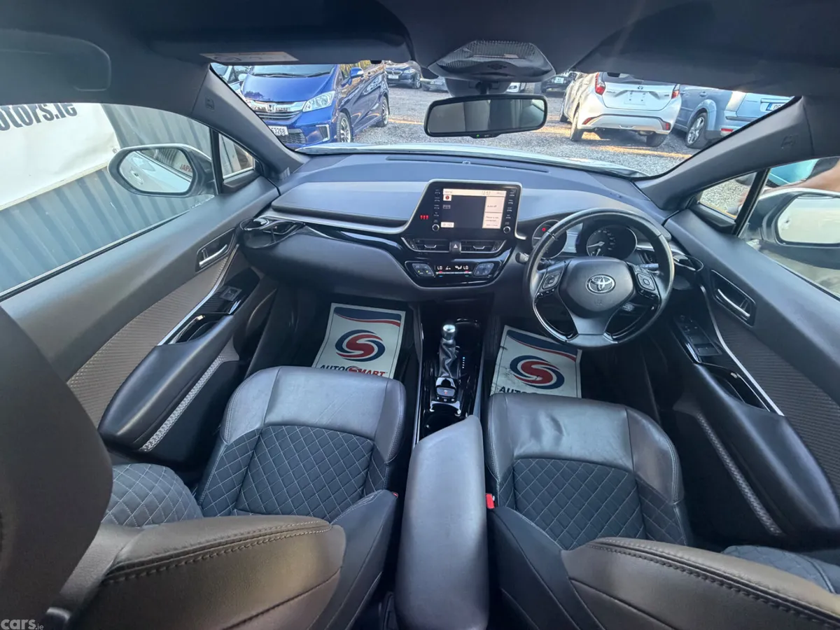 Toyota C-HR SUV, Petrol Hybrid, 2020, White