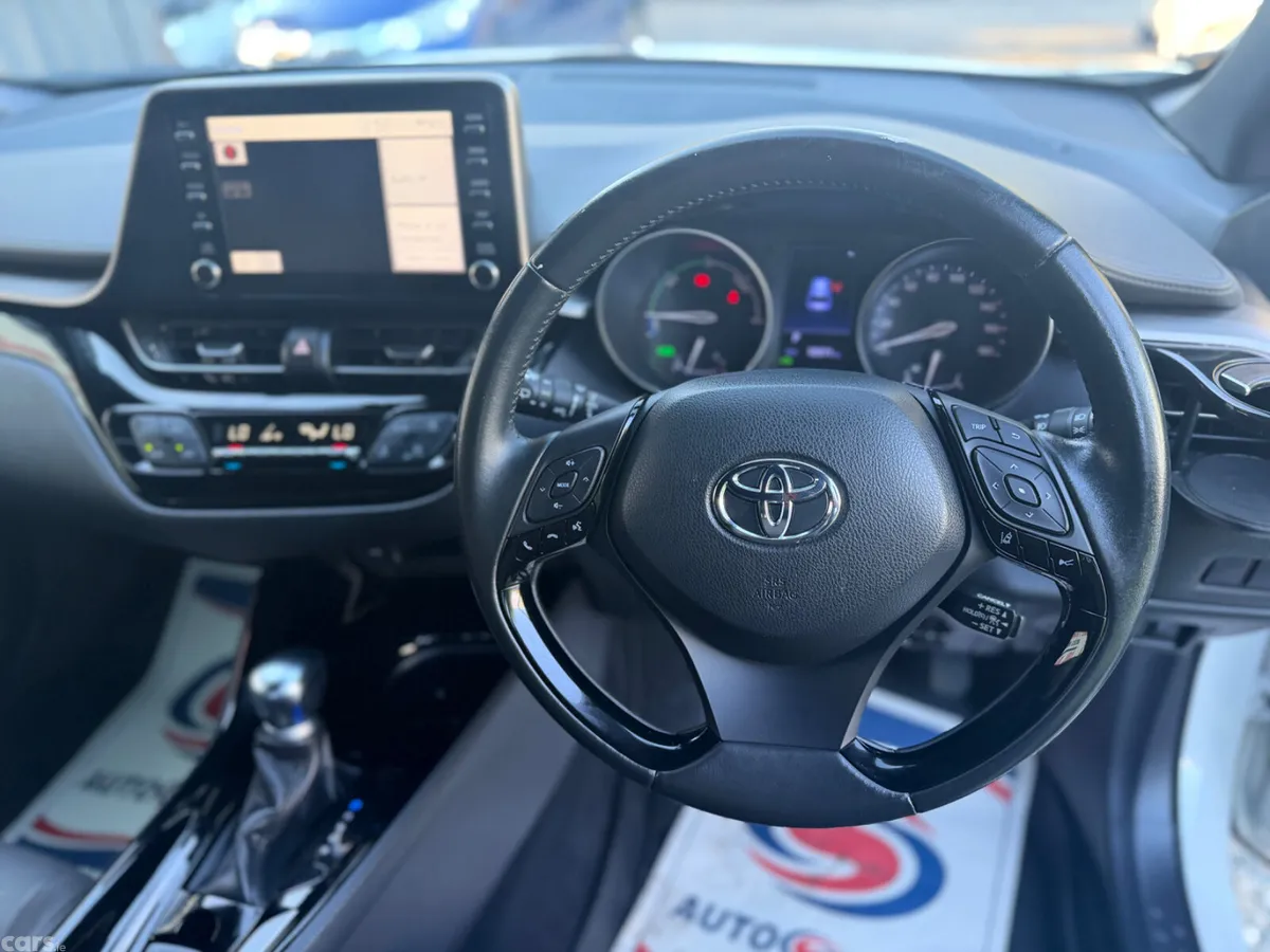 Toyota C-HR SUV, Petrol Hybrid, 2020, White