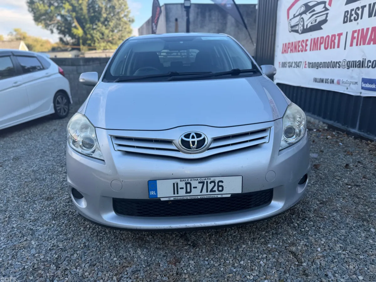 Toyota Auris Hatchback, Diesel, 2011, Silver