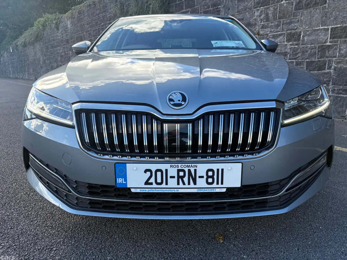 Skoda Superb Hatchback, Diesel, 2020, Grey