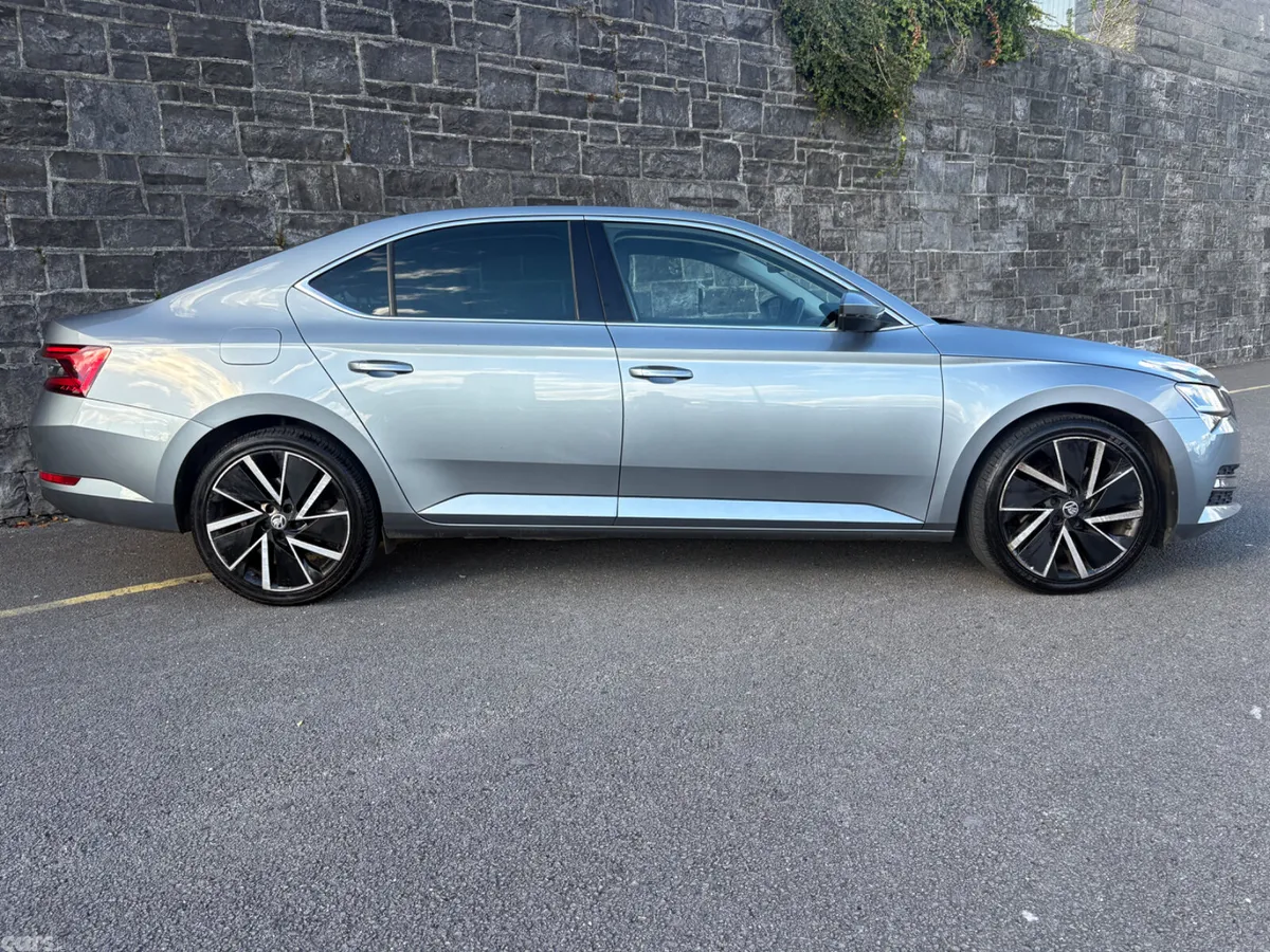 Skoda Superb Hatchback, Diesel, 2020, Grey