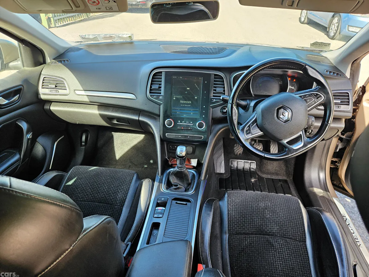 Renault Megane Hatchback, Diesel, 2017, Brown