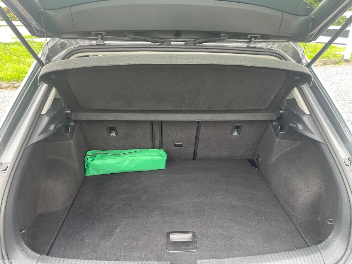 Volkswagen T-Roc SUV, Petrol, 2019, Silver