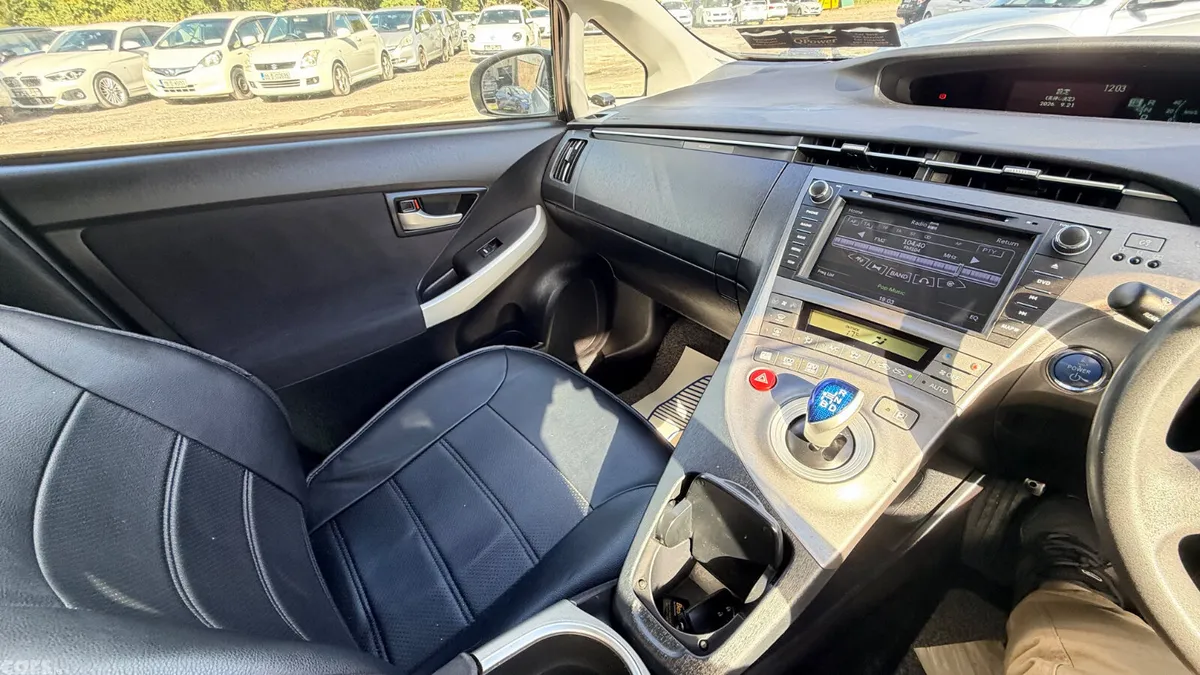 Toyota Prius Hatchback, Petrol Hybrid, 2015, Silver