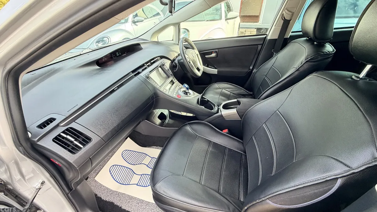 Toyota Prius Hatchback, Petrol Hybrid, 2015, Silver