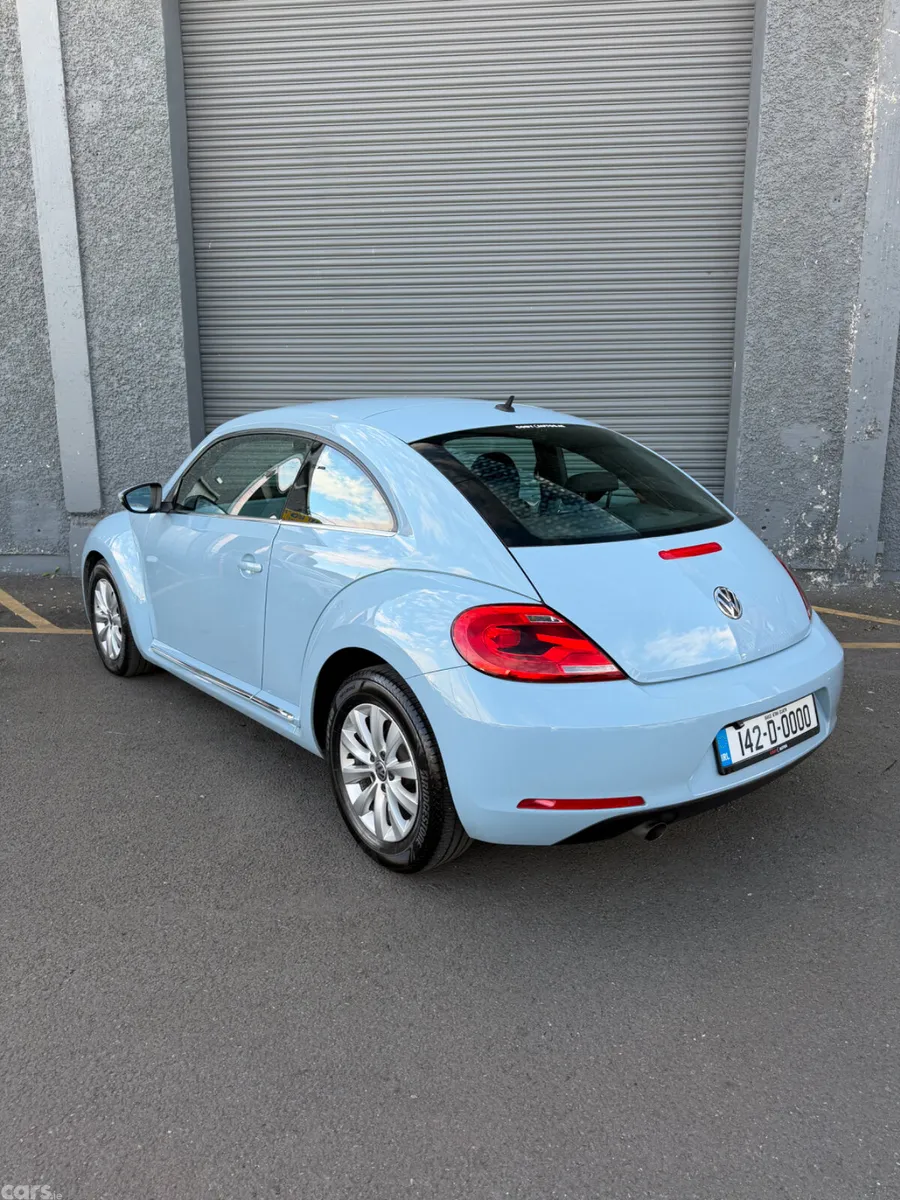 Volkswagen Beetle Hatchback, Petrol, 2014, Blue