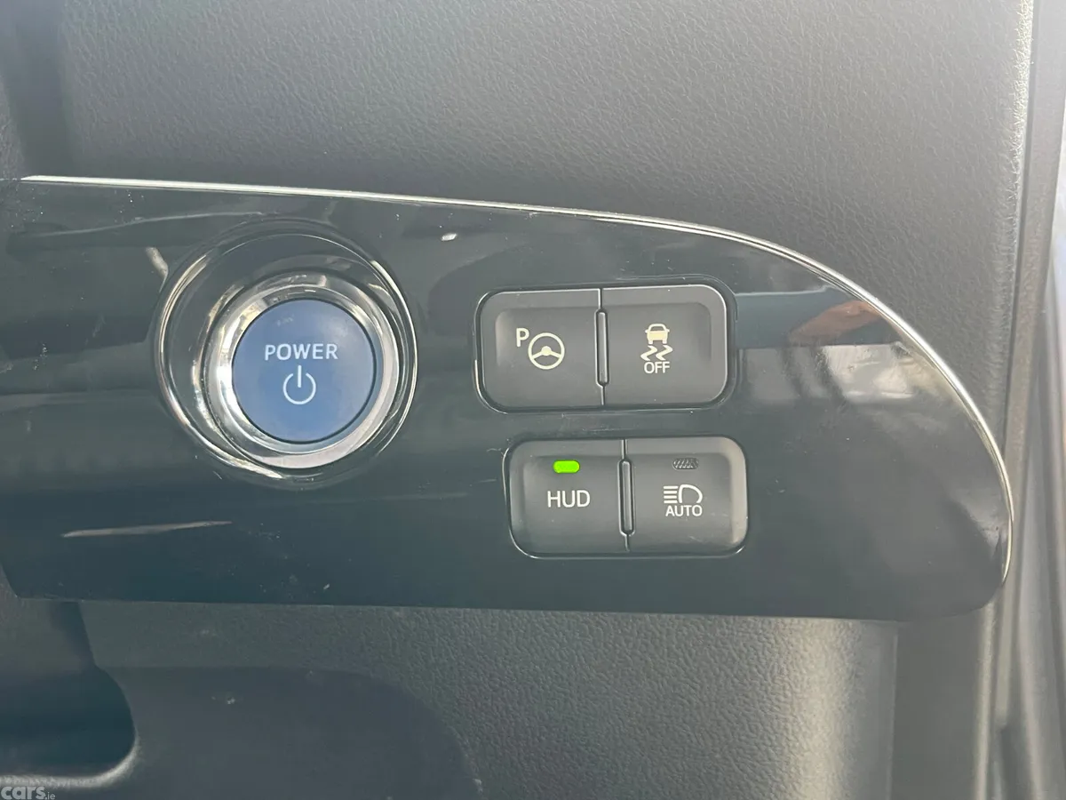 Toyota Prius Hatchback, Petrol, 2016, Grey