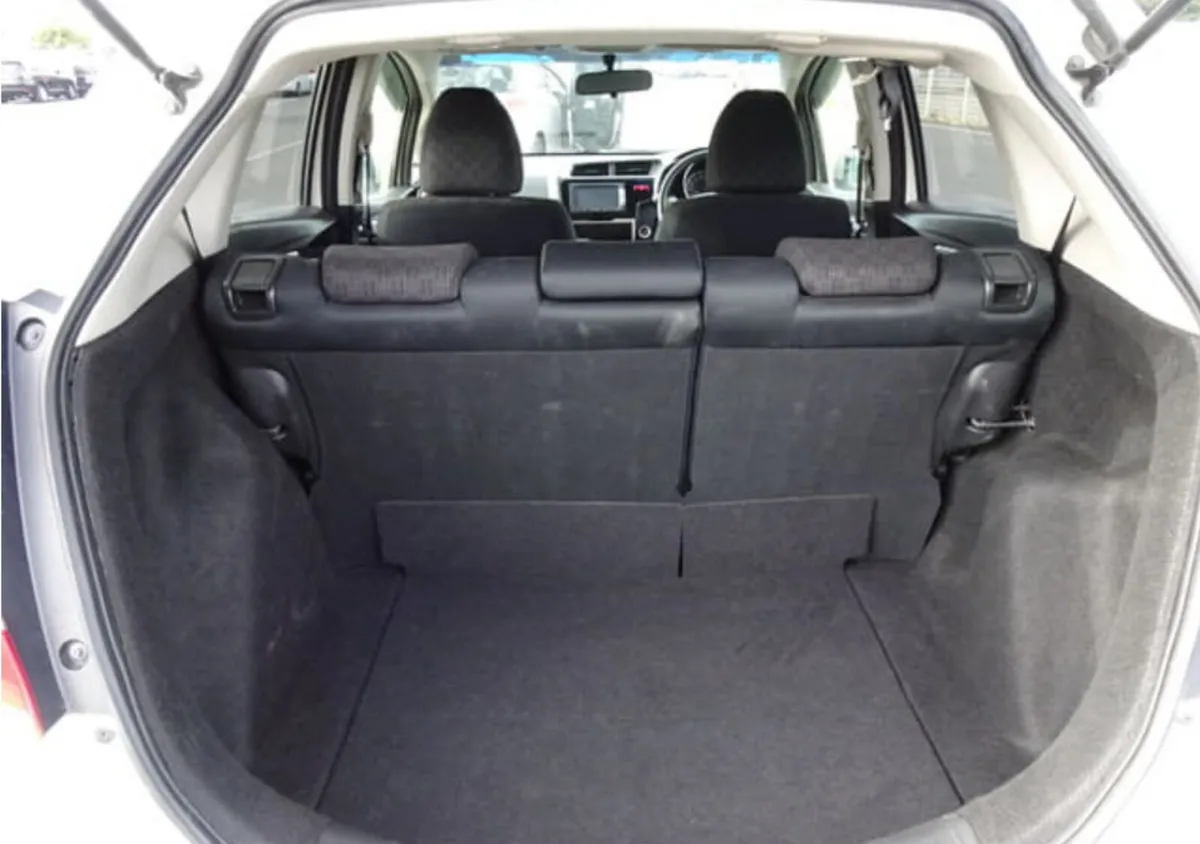 Honda Fit Hatchback, Petrol, 2015, White
