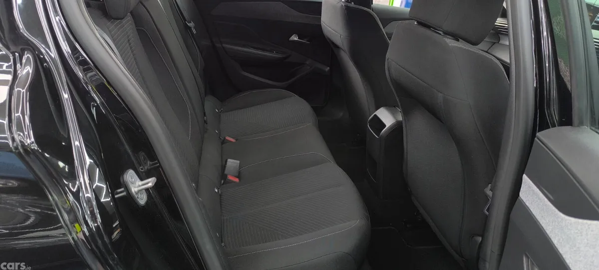 Peugeot 308 Hatchback, Diesel, 2022, Black