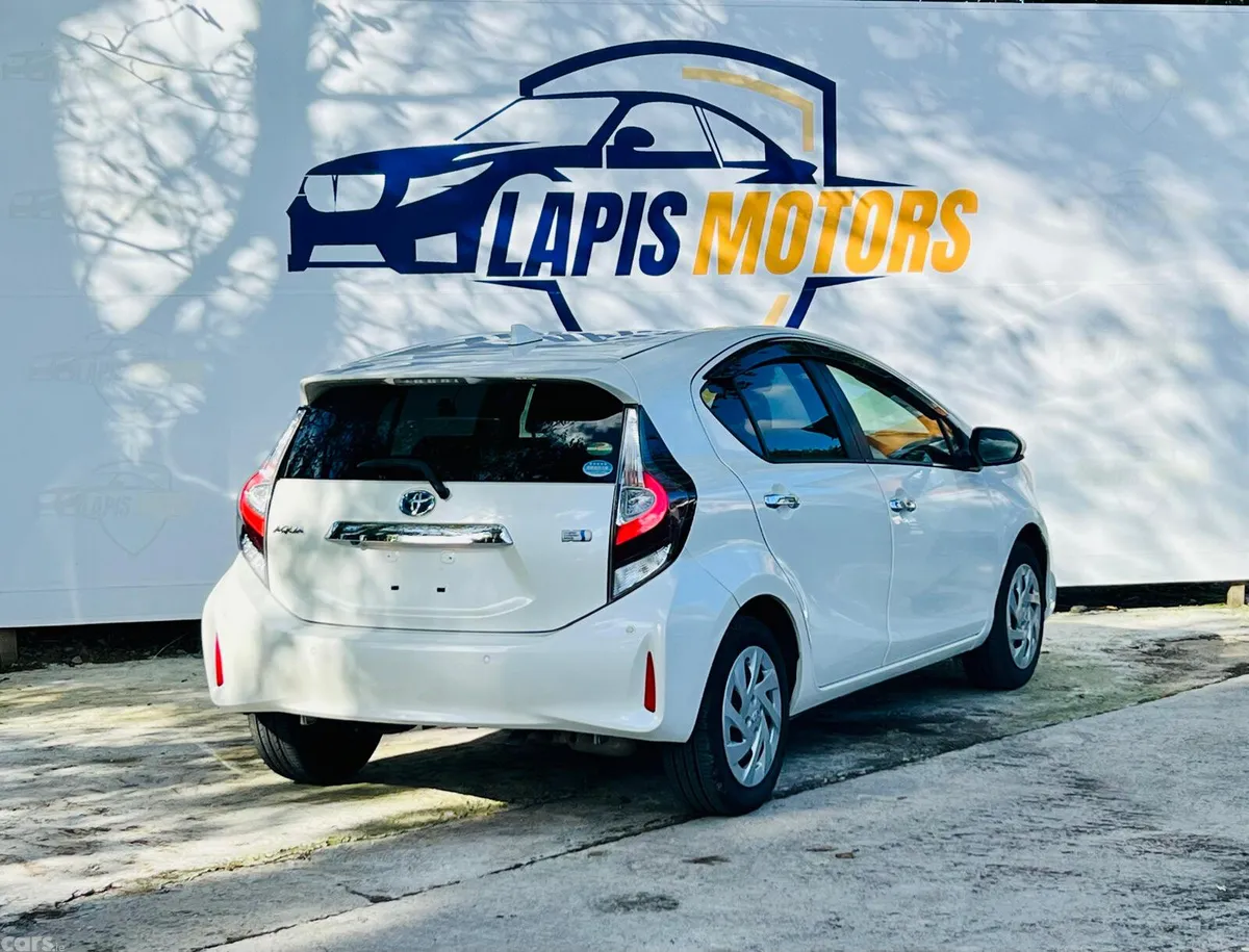 Toyota Aqua Hatchback, Petrol, 2021, White