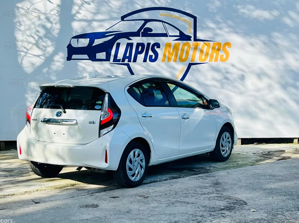Toyota Aqua Hatchback, Petrol, 2021, White