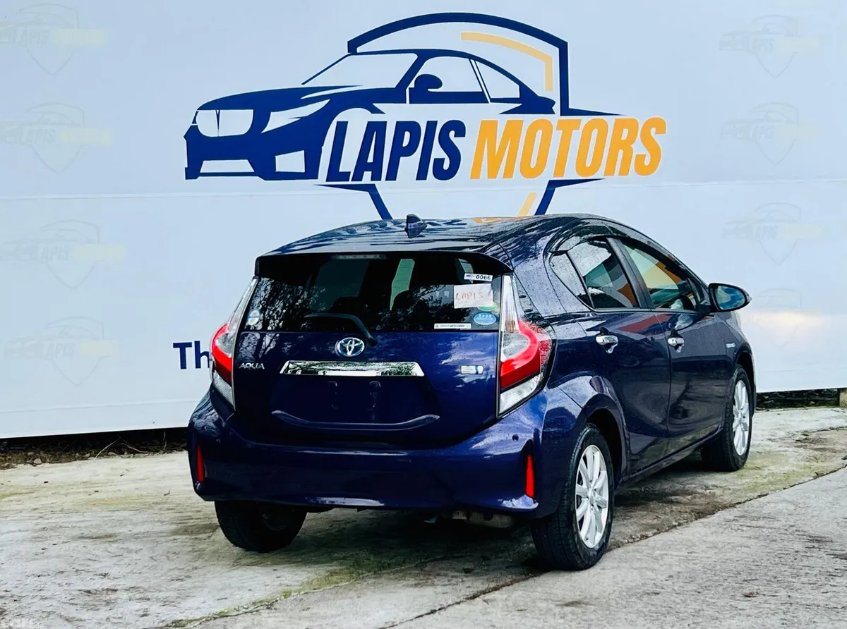 Toyota Aqua Hatchback, Petrol, 2020, Blue