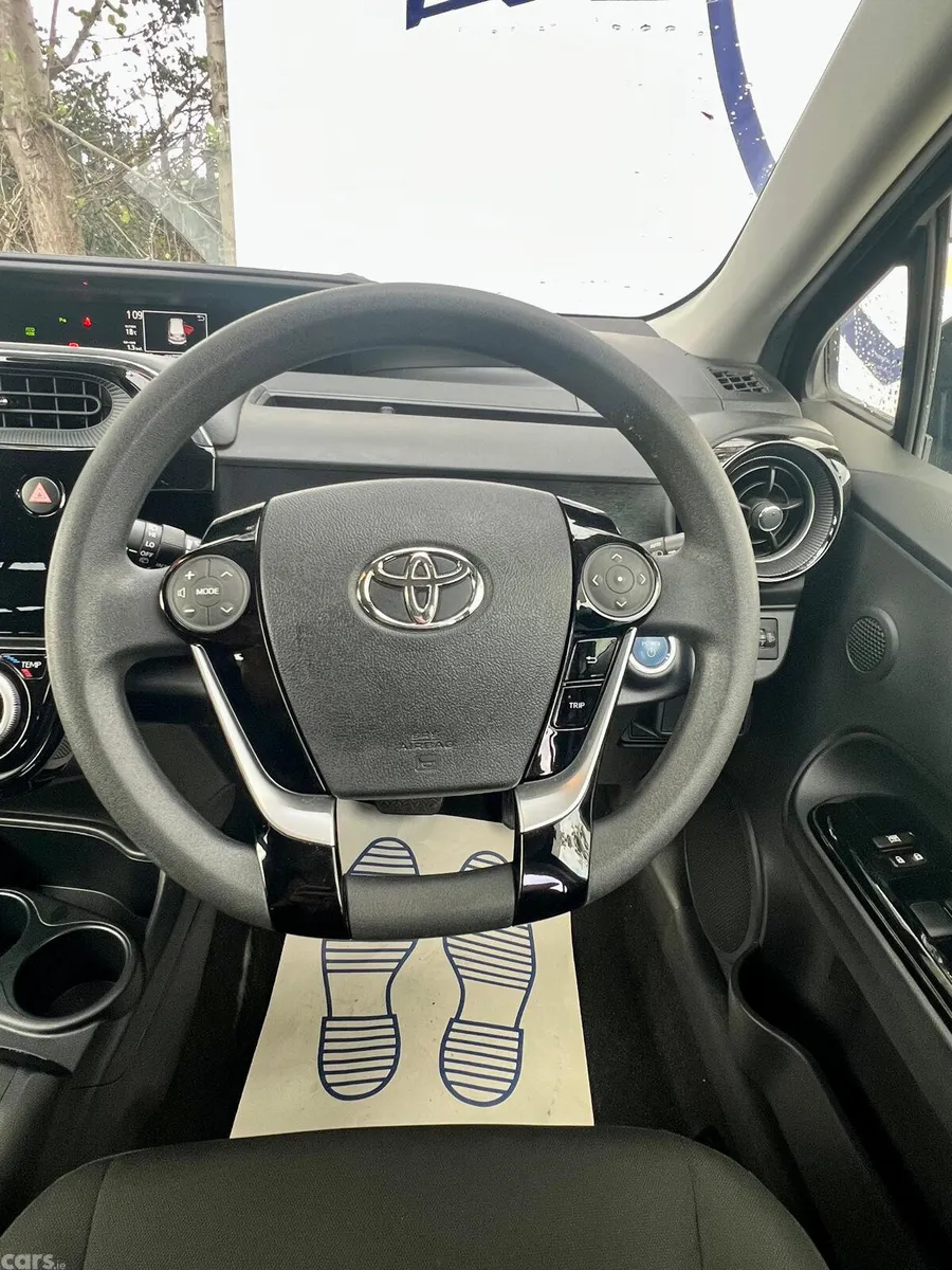 Toyota Aqua Hatchback, Petrol, 2020, Blue