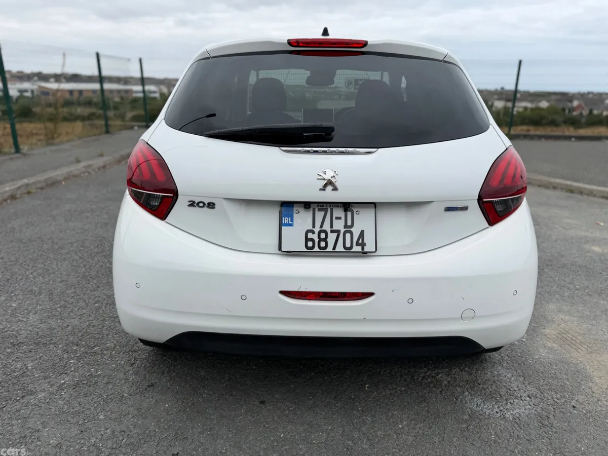 Peugeot 208 Hatchback, Petrol, 2017, White