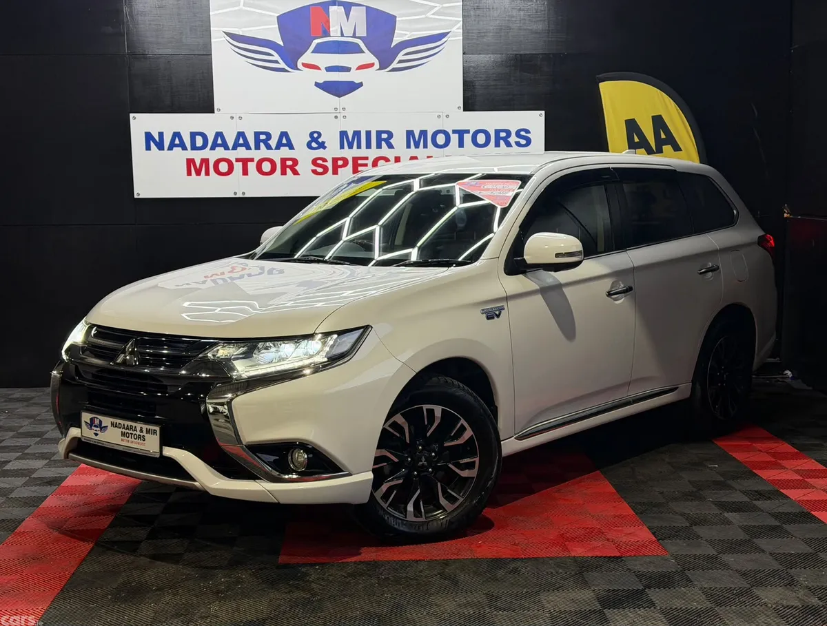 Mitsubishi Outlander SUV, Petrol Plug-in Hybrid, 2016, White