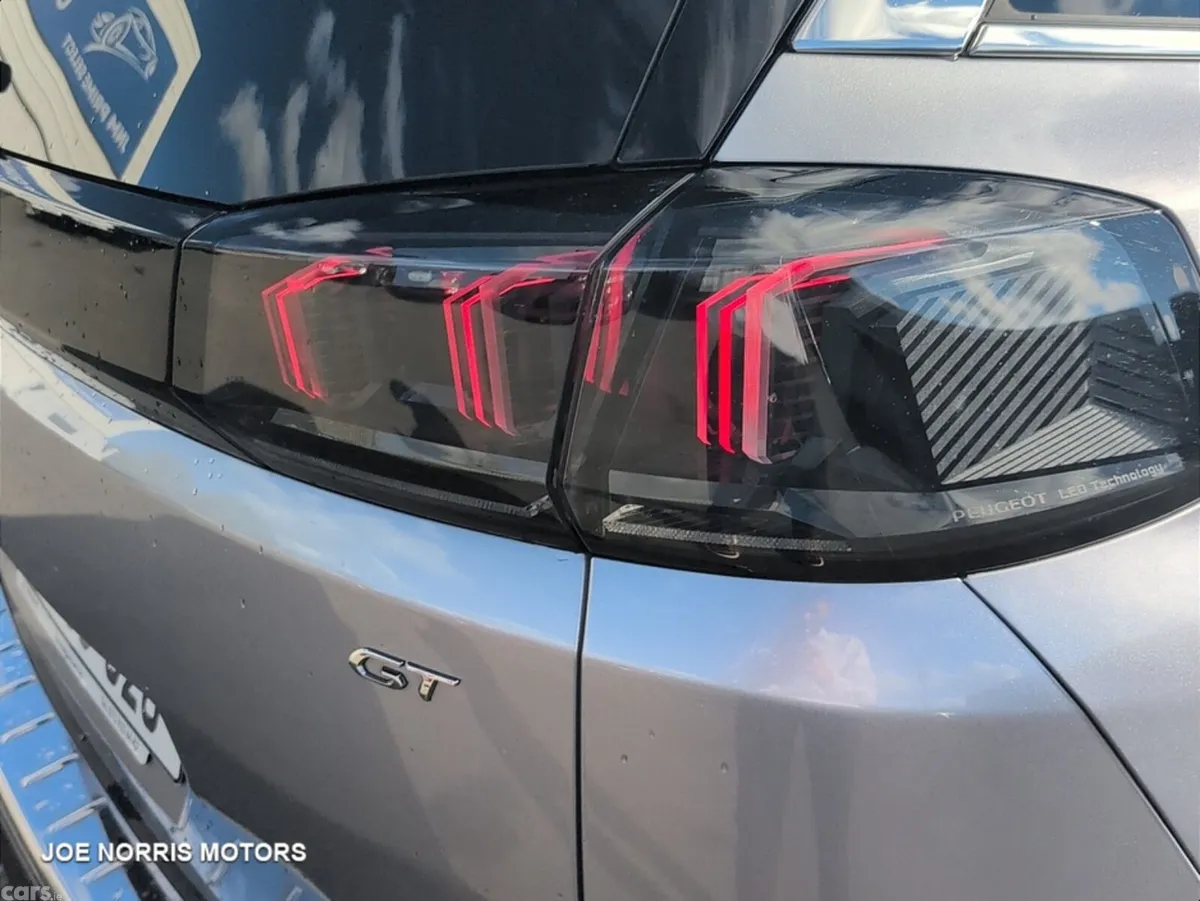 Peugeot 5008 MPV, Petrol Hybrid, 2024, Grey