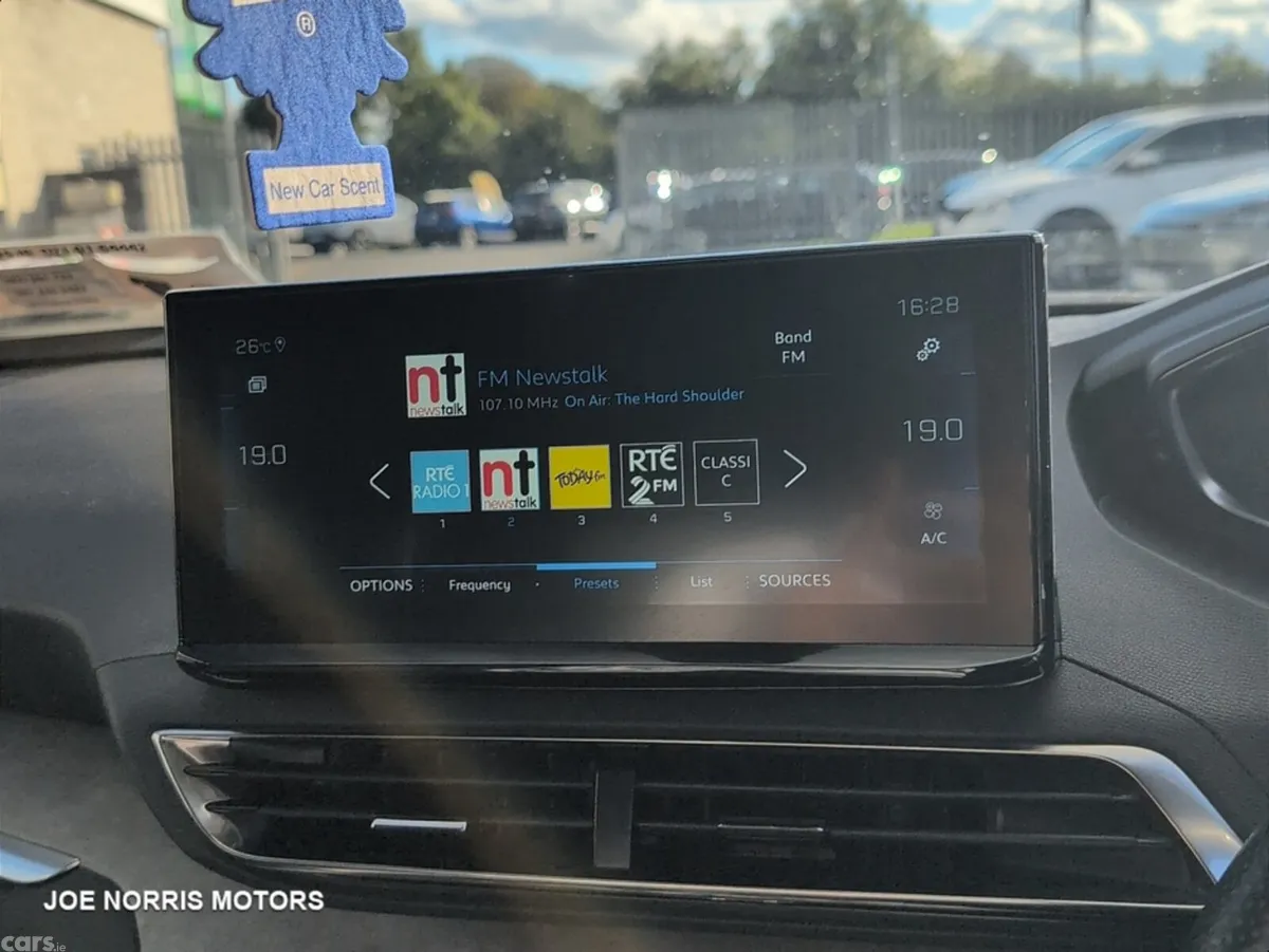 Peugeot 5008 MPV, Petrol Hybrid, 2024, Grey