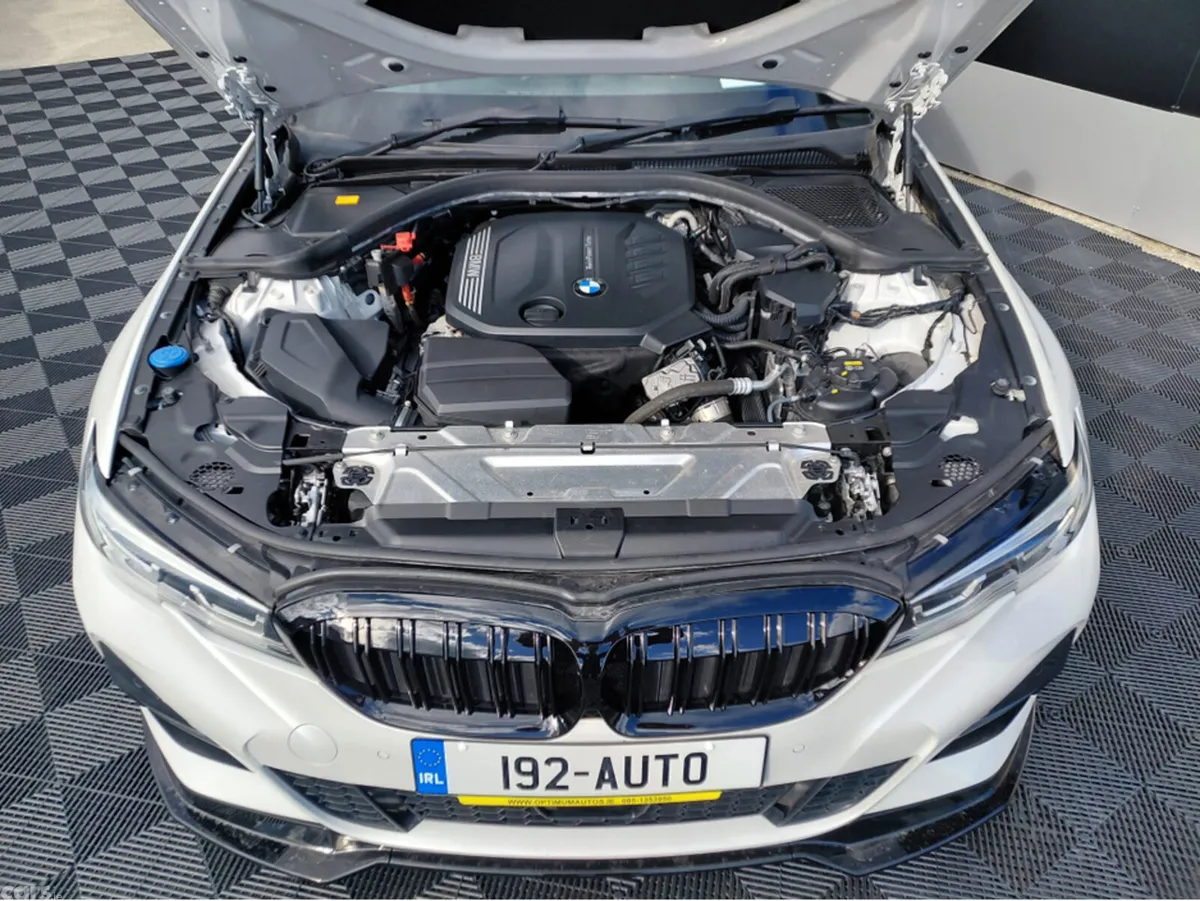 BMW 3-Series Estate, Diesel, 2019, White