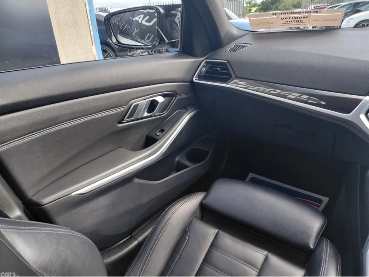 BMW 3-Series Estate, Diesel, 2019, White