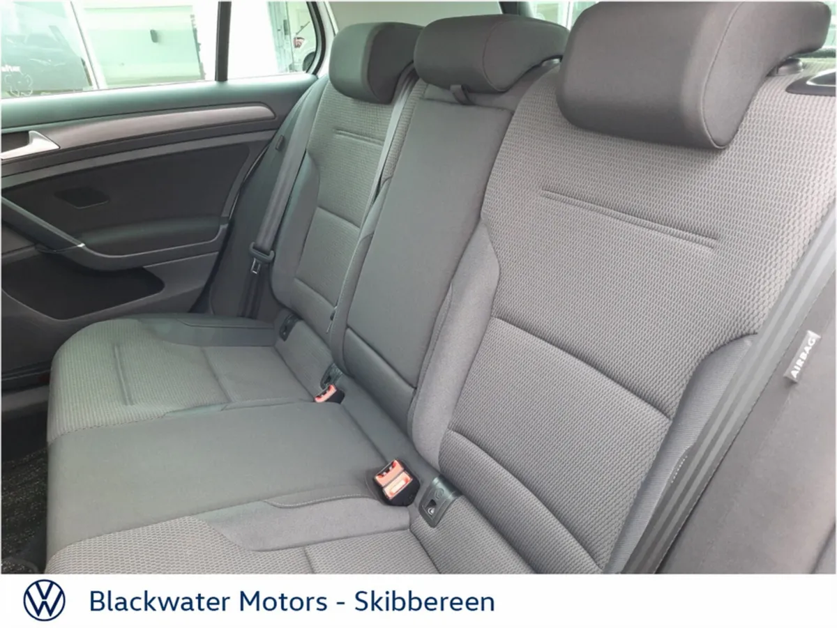 Volkswagen Golf Hatchback, Petrol, 2018, 