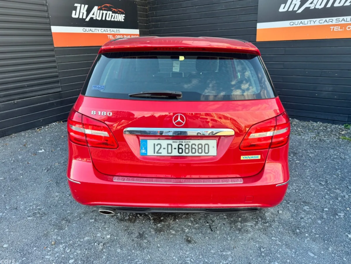 Mercedes-Benz B-Class Hatchback, Petrol, 2012, Red