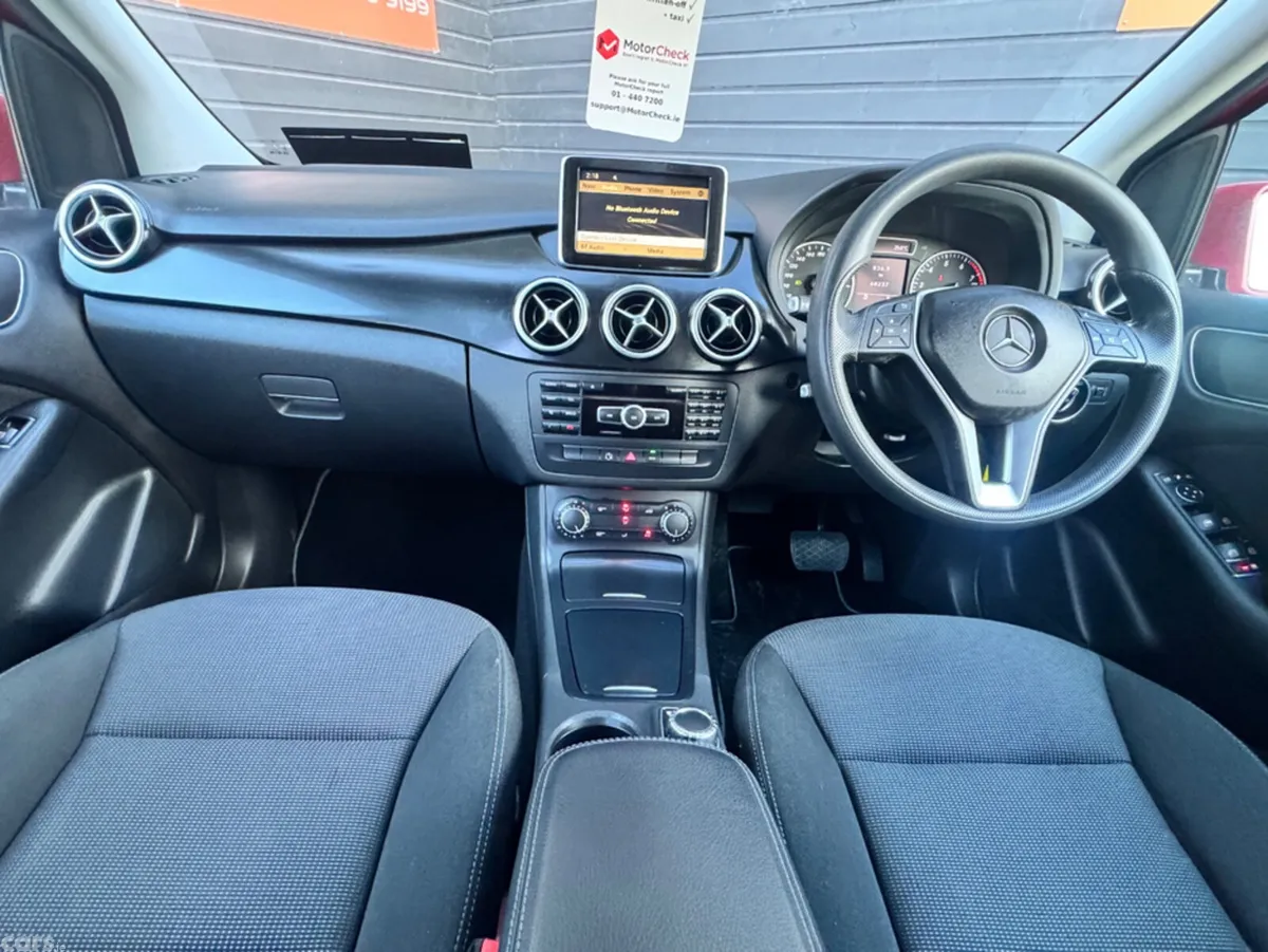 Mercedes-Benz B-Class Hatchback, Petrol, 2012, Red
