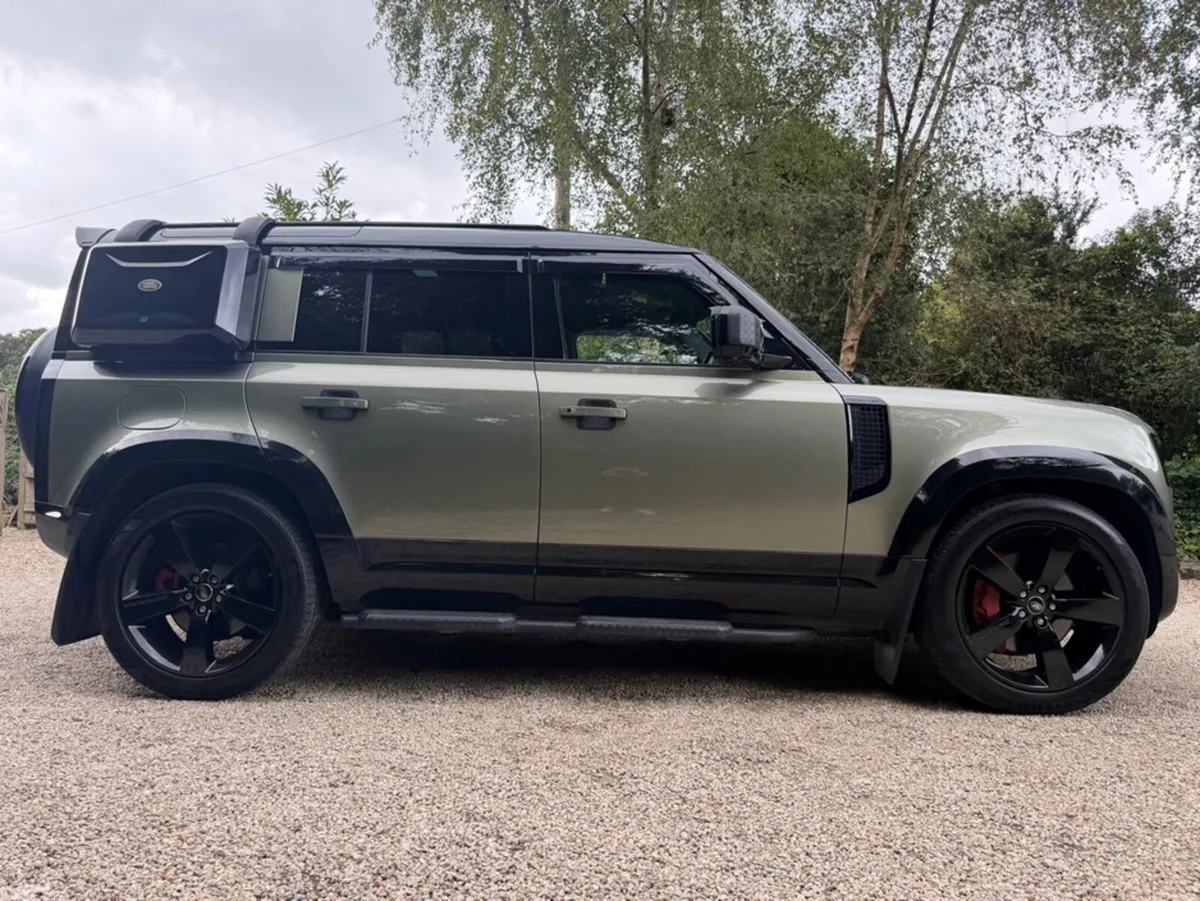 Land Rover Defender Estate, Petrol Plug-in Hybrid, 2023, Green