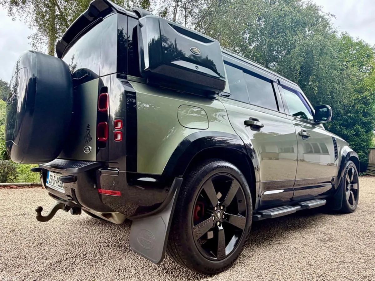 Land Rover Defender Estate, Petrol Plug-in Hybrid, 2023, Green