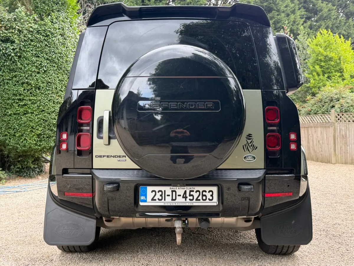 Land Rover Defender Estate, Petrol Plug-in Hybrid, 2023, Green