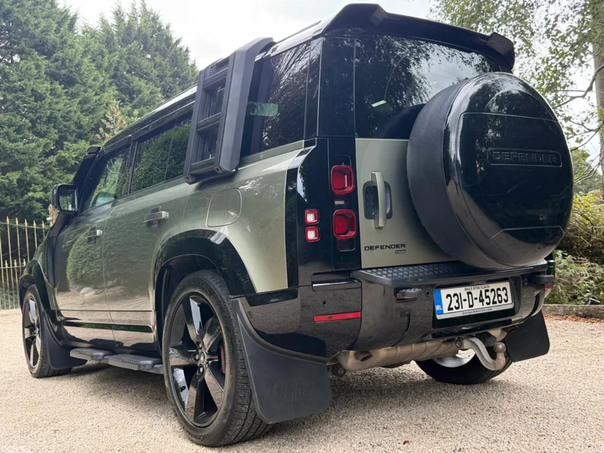 Land Rover Defender Estate, Petrol Plug-in Hybrid, 2023, Green