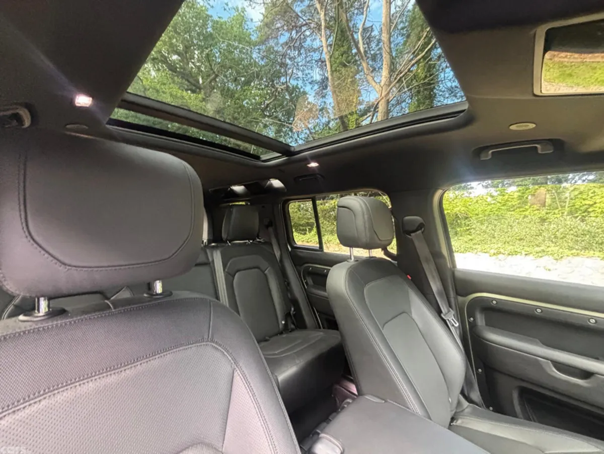 Land Rover Defender Estate, Petrol Plug-in Hybrid, 2023, Green