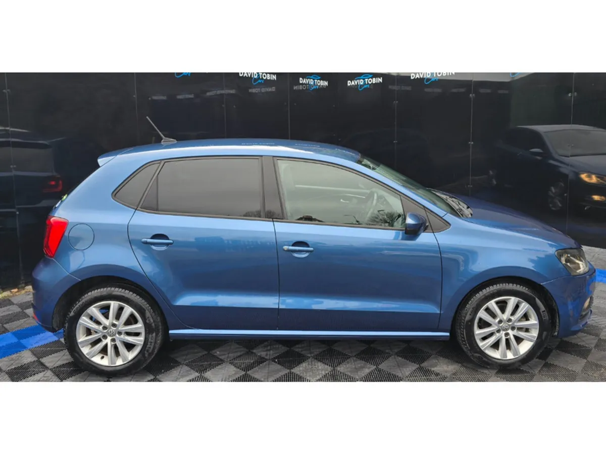 Volkswagen Polo Hatchback, Petrol, 2017, Blue