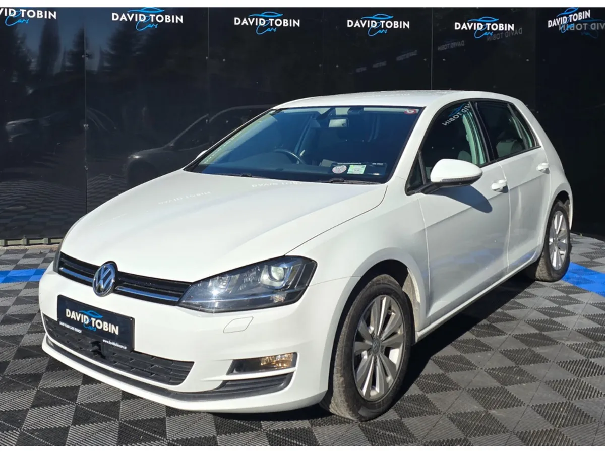 Volkswagen Golf Hatchback, Petrol, 2016, White