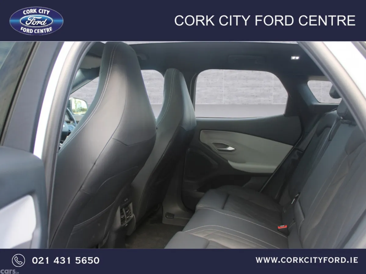 Ford Explorer MPV, Electric, 2026, White