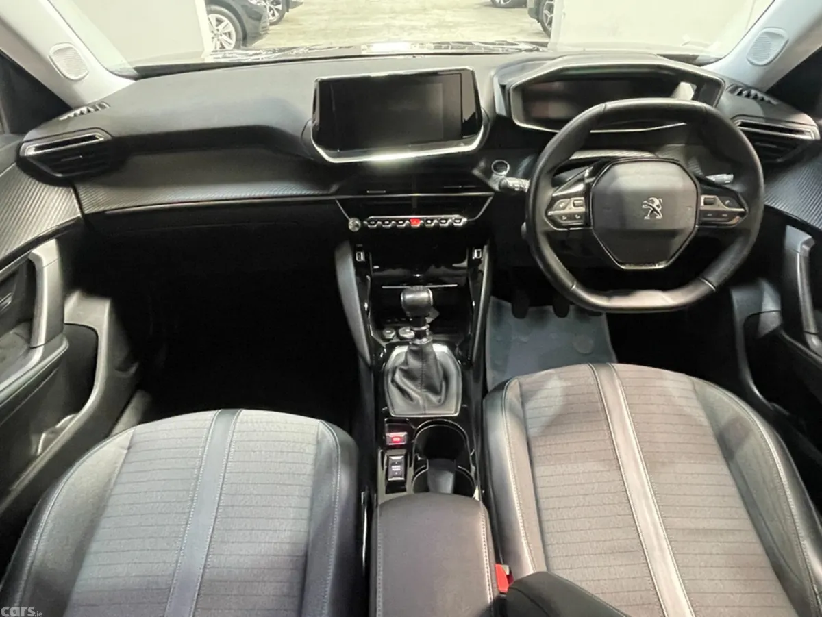 Peugeot 2008 MPV, Diesel, 2021, Black