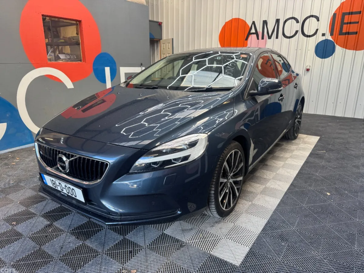 Volvo V40 Estate, Diesel, 2018, Grey